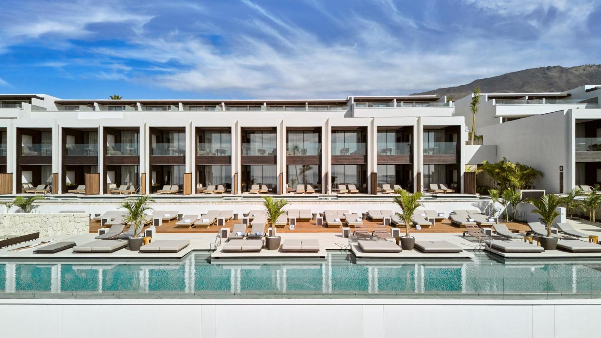 Royal Hideaway Corales Адехе